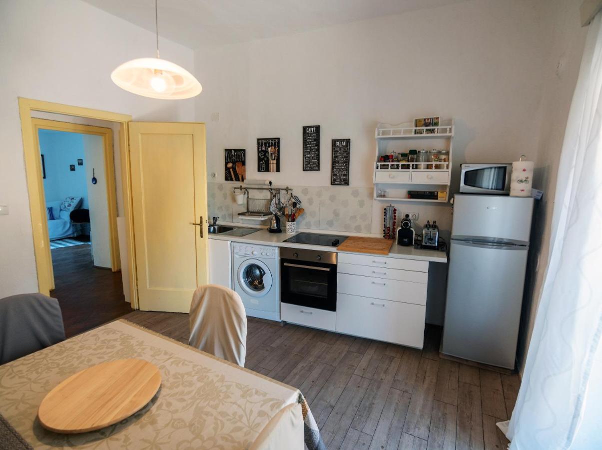 Apartment Julietta Rab Town Exterior photo